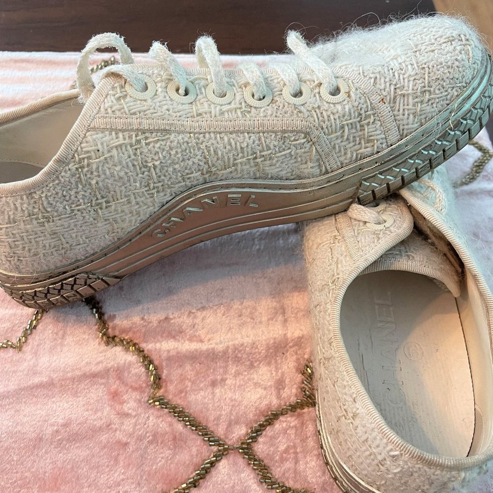 AUTHENTIC Chanel Tweed sneakers / tennis shoes